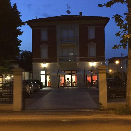 Mistica Space Apartment Reggio Emilia Exterior photo